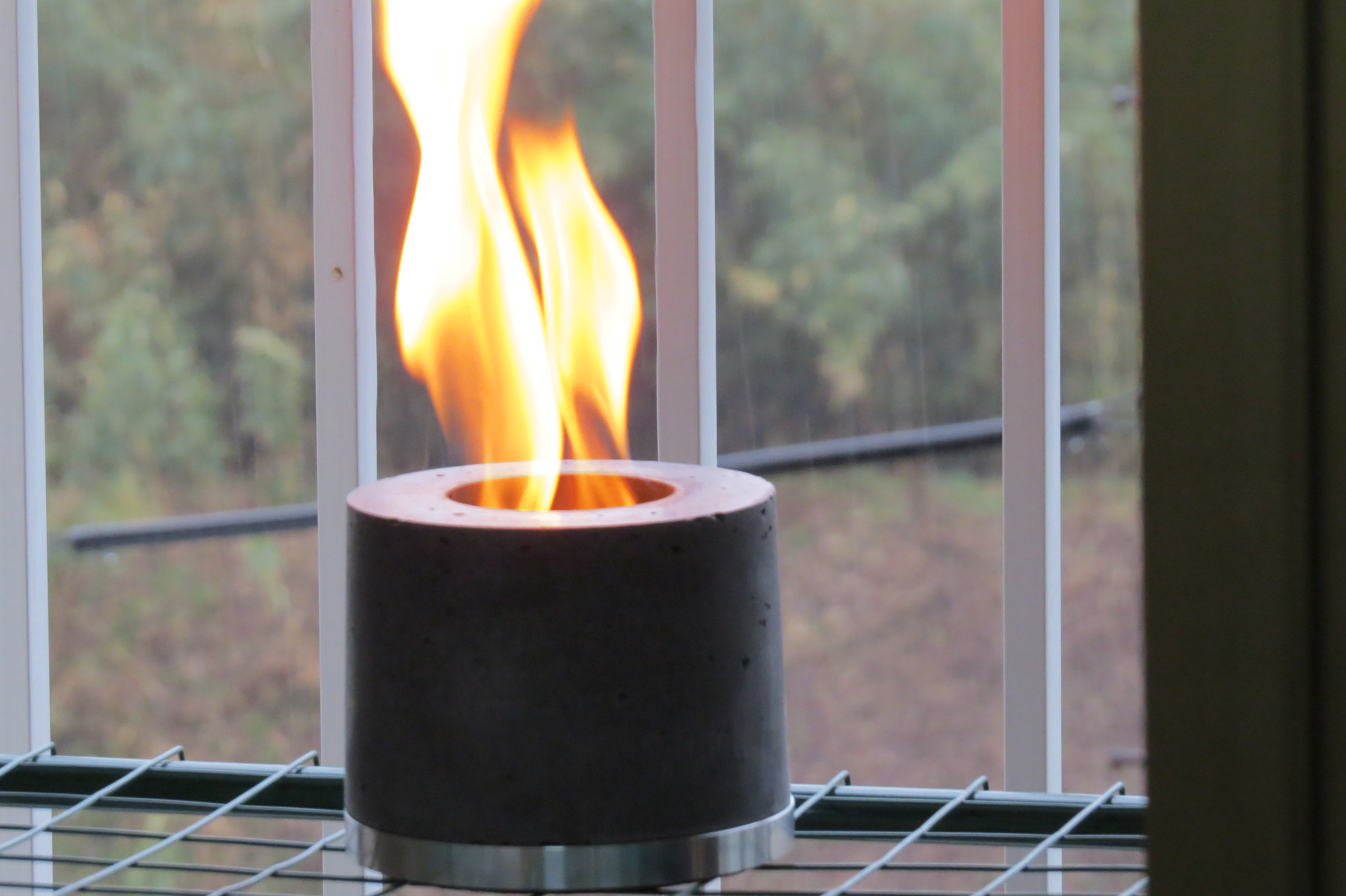 焚火気分を手軽に室内で味わうファイヤーポットを自宅で体験！