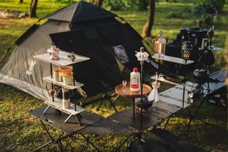 組み合わせは自由自在。軽量高耐久なカーボンで楽しむキャンプ用のモジュール式テーブルキット