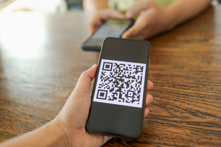 スマホ画面上のQRコードを読み込む2つの方法